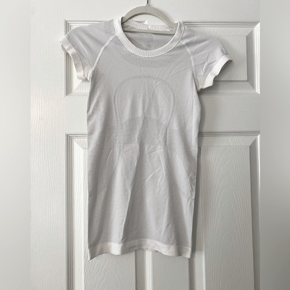 Lululemon Swiftly Tech Short Sleeve Top Size 2